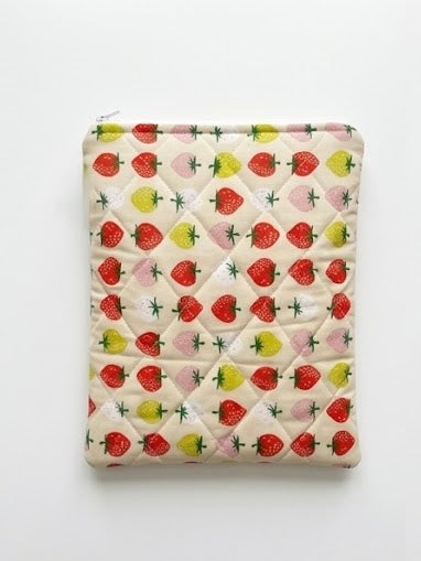 The Market Tartlet Sleeve | Quilted Book & E-Reader Pouch