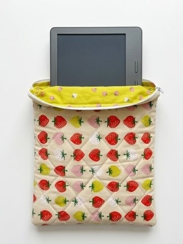 The Market Tartlet Sleeve | Quilted Book & E-Reader Pouch