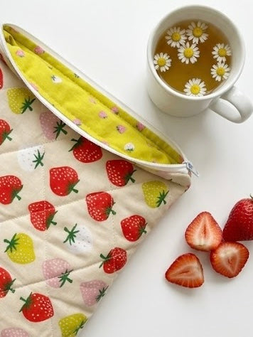 The Market Tartlet Sleeve | Quilted Book & E-Reader Pouch